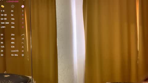 Snapshot of maidacompston chatting on 11, 10, 2025 Elina online show from 11, 10, 2025