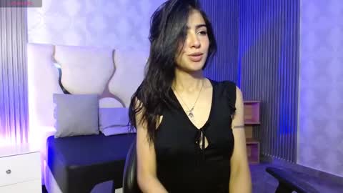 Snapshot of maiily_tay chatting on 27, 10, 2025 maiily_tay online show from 27, 10, 2025