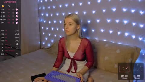 Snapshot of mailin_harrington chatting on 10, 1, 2025 Your kitty online show from 10, 1, 2025