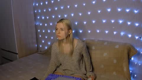 Snapshot of mailin_harrington chatting on 6, 2, 2025 Your kitty online show from 6, 2, 2025