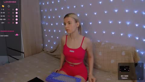 Snapshot of mailin_harrington chatting on 4, 3, 2025 Your kitty online show from 4, 3, 2025