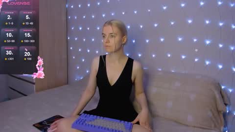 Snapshot of mailin_harrington chatting on 18, 9, 2025 Your kitty online show from 18, 9, 2025