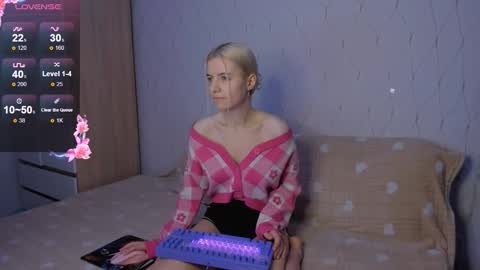 Snapshot of mailin_harrington chatting on 25, 11, 2025 Your kitty online show from 25, 11, 2025