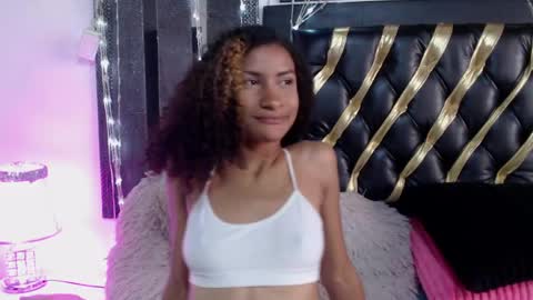 Snapshot of mailyn_gold chatting on 11, 5, 2026 mailyn_gold online show from 11, 5, 2026