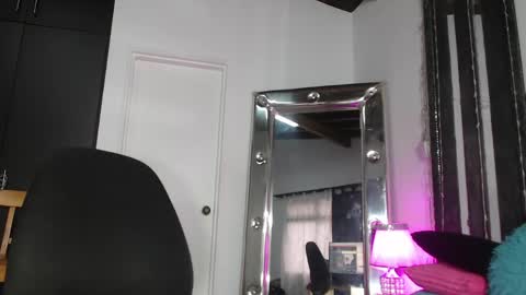 Snapshot of mailyn_gold chatting on 25, 5, 2026 mailyn_gold online show from 25, 5, 2026