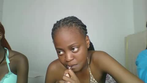 Snapshot of maira_luv1 chatting on 13, 12, 2025 maira luv1 online show from 13, 12, 2025