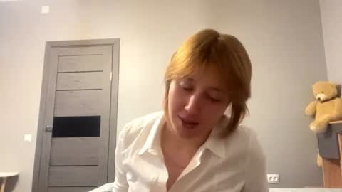 Evie online show from 25, 6, 2026