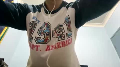 Snapshot of maishall chatting on 26, 11, 2025 David Sae Hymn Cho online show from 26, 11, 2025