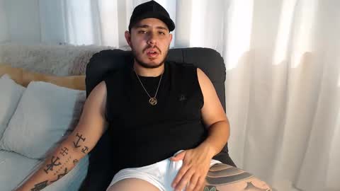 Snapshot of maison_xmed chatting on 17, 2, 2026 maison_xmed online show from 17, 2, 2026