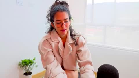 Snapshot of maithe_perroni chatting on 27, 3, 2026 Lauu online show from 27, 3, 2026