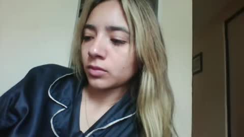 Snapshot of majo_gomezz chatting on 29, 10, 2025 majo_gomezz online show from 29, 10, 2025
