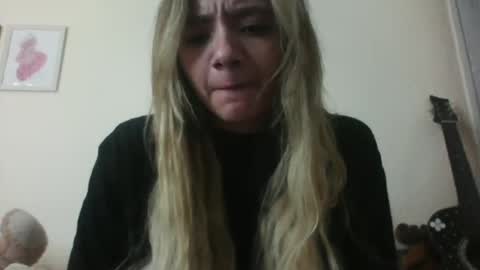 Snapshot of majo_gomezz chatting on 17, 11, 2025 majo_gomezz online show from 17, 11, 2025