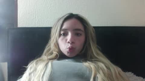 Snapshot of majo_gomezz chatting on 16, 12, 2025 majo_gomezz online show from 16, 12, 2025