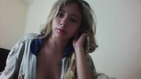 Snapshot of majo_gomezz chatting on 19, 1, 2026 majo_gomezz online show from 19, 1, 2026
