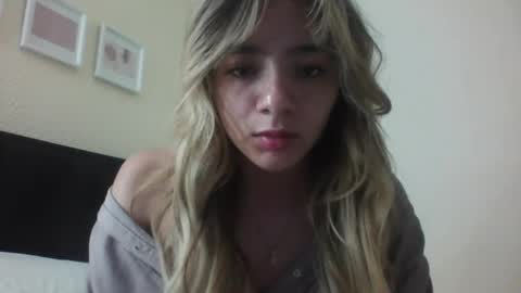 Snapshot of majo_gomezz chatting on 8, 3, 2026 majo_gomezz online show from 8, 3, 2026