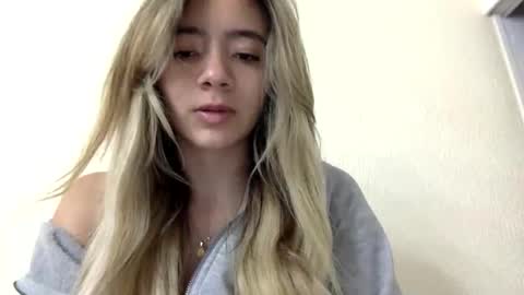 Snapshot of majo_gomezz chatting on 15, 3, 2026 majo_gomezz online show from 15, 3, 2026