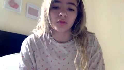 Snapshot of majo_gomezz chatting on 21, 3, 2026 majo_gomezz online show from 21, 3, 2026