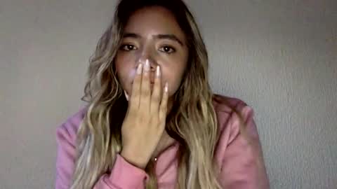 Snapshot of majo_gomezz chatting on 1, 4, 2026 majo_gomezz online show from 1, 4, 2026