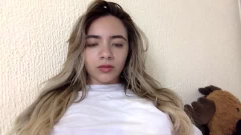 Snapshot of majo_gomezz chatting on 7, 4, 2026 majo_gomezz online show from 7, 4, 2026