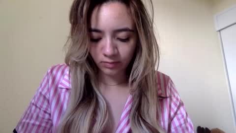 Snapshot of majo_gomezz chatting on 9, 5, 2026 majo_gomezz online show from 9, 5, 2026