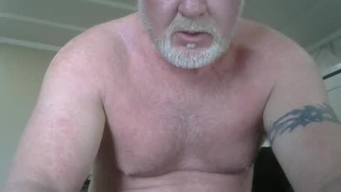 Snapshot of makinit08 chatting on 9, 4, 2026 makinit08 online show from 9, 4, 2026