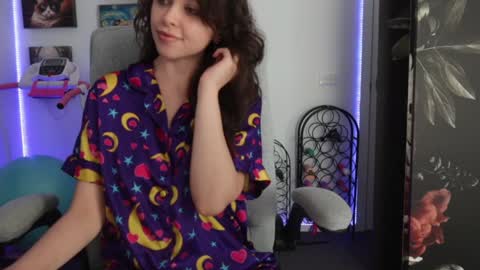 Snapshot of makiyahbelle2 chatting on 17, 12, 2024 MakiyahBelle online show from 17, 12, 2024