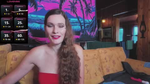 Snapshot of mal_meow chatting on 24, 11, 2025 Mal Dee online show from 24, 11, 2025