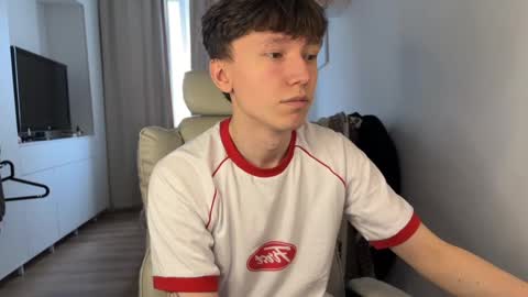 Snapshot of malcolm_yang chatting on 6, 10, 2025 Tom and Mark 3 online show from 6, 10, 2025