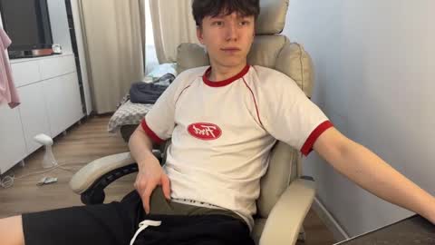 Snapshot of malcolm_yang chatting on 29, 10, 2025 Tom and Mark 3 online show from 29, 10, 2025