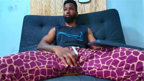 Snapshot of malcompierce chatting on 16, 12, 2025 Malcom online show from 16, 12, 2025