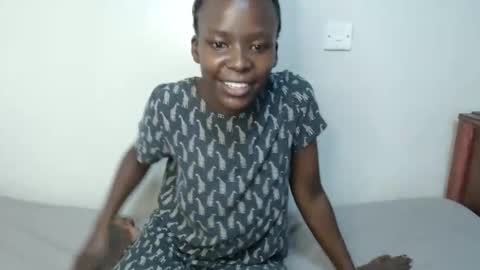 Snapshot of malia_latifa chatting on 27, 10, 2025 lati online show from 27, 10, 2025