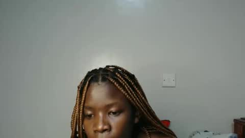 Snapshot of malia_latifa chatting on 29, 10, 2025 lati online show from 29, 10, 2025