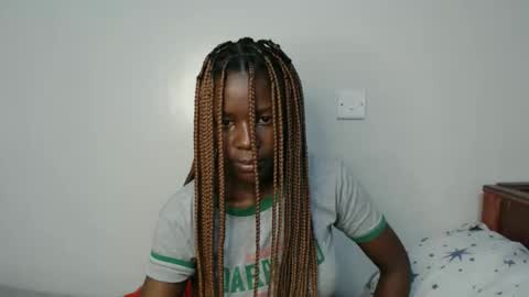 Snapshot of malia_latifa chatting on 29, 10, 2025 lati online show from 29, 10, 2025