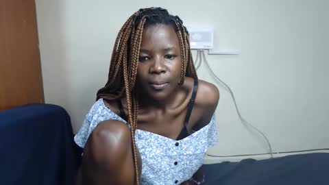 Snapshot of malia_latifa chatting on 29, 11, 2025 lati online show from 29, 11, 2025