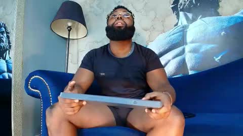 Snapshot of malik_arellano chatting on 2, 10, 2025 The King Malik online show from 2, 10, 2025