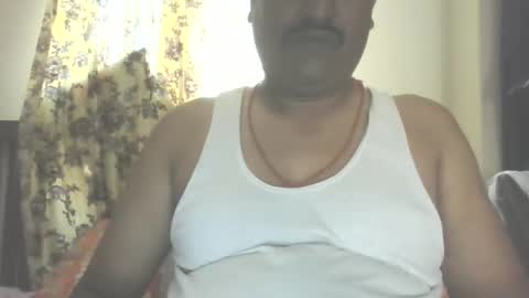 Snapshot of mallik63040 chatting on 6, 11, 2025 Sree0703 online show from 6, 11, 2025