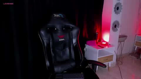 mallory_dietlinde online show from 12, 3, 2025