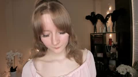 Lilit online show from 4, 4, 2026