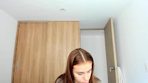 instagram  nueela   online show from 22, 5, 2026