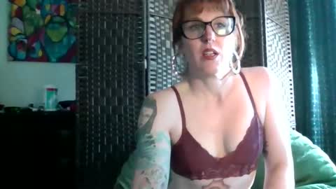 Snapshot of mamafoxxx911 chatting on 24, 9, 2025 mamafoxxx911 online show from 24, 9, 2025