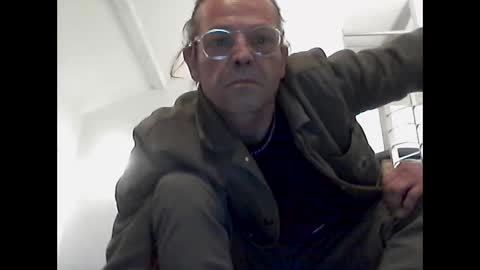 Snapshot of man38110 chatting on 9, 3, 2025 man38110 online show from 9, 3, 2025