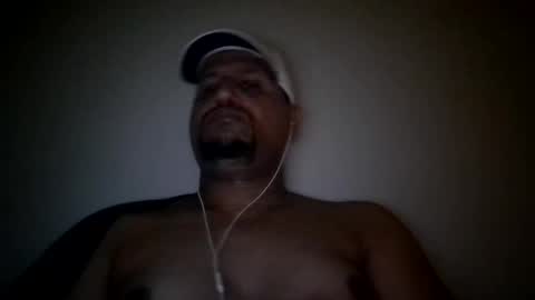 Snapshot of man_new chatting on 8, 3, 2025 Man new online show from 8, 3, 2025