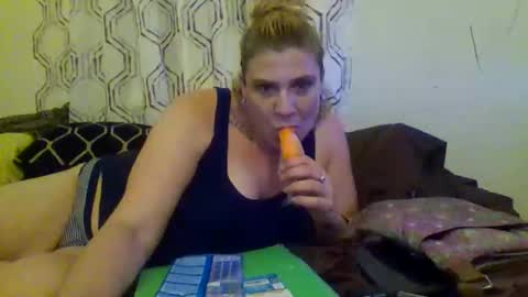 Snapshot of mandilube39 chatting on 1, 6, 2026 mindy22 online show from 1, 6, 2026