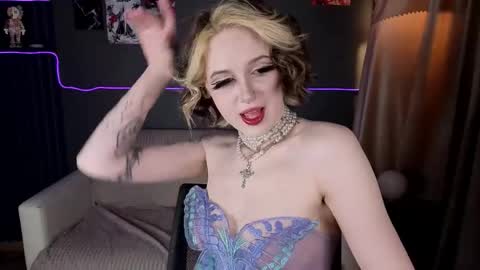 Luna online show from 19, 4, 2026