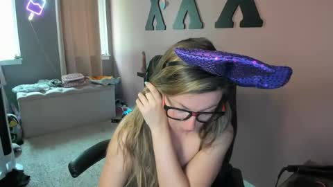 Snapshot of mandybabyxxx chatting on 4, 8, 2026 MandyBabyXXX online show from 4, 8, 2026