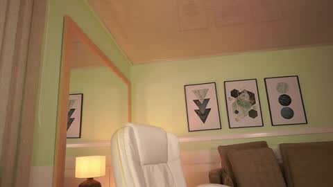 Snapshot of mandycollins_ chatting on 6, 4, 2026 Mandy Collins online show from 6, 4, 2026