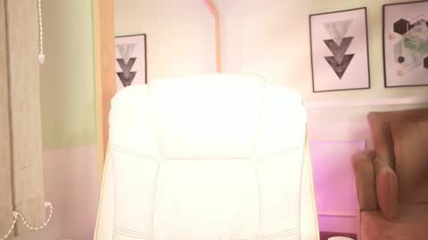 Snapshot of mandycollins_ chatting on 8, 4, 2026 Mandy Collins online show from 8, 4, 2026