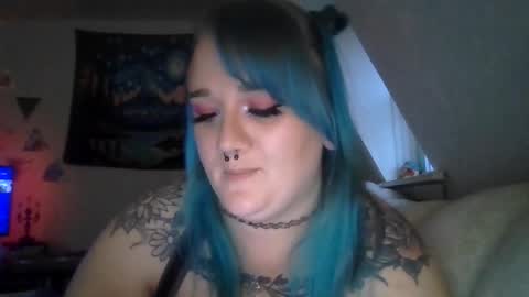 Snapshot of manicpixiepop chatting on 11, 11, 2025 ManicPixiePop online show from 11, 11, 2025