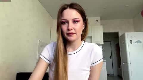 Snapshot of maniemarchitto chatting on 17, 5, 2026 Hey there my name is Sarah online show from 17, 5, 2026