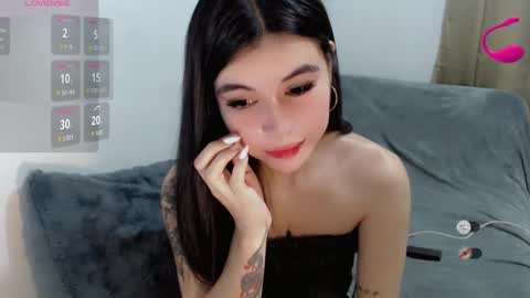 Snapshot of manilynforyou chatting on 13, 11, 2025 manilynforyou online show from 13, 11, 2025